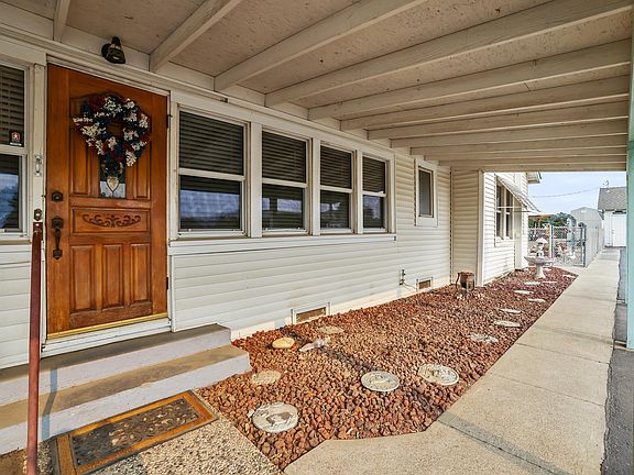 3rd image of 18298 Avenue 336