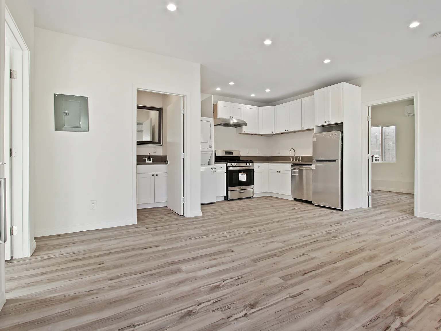8347 Westlawn Ave — Photo 3