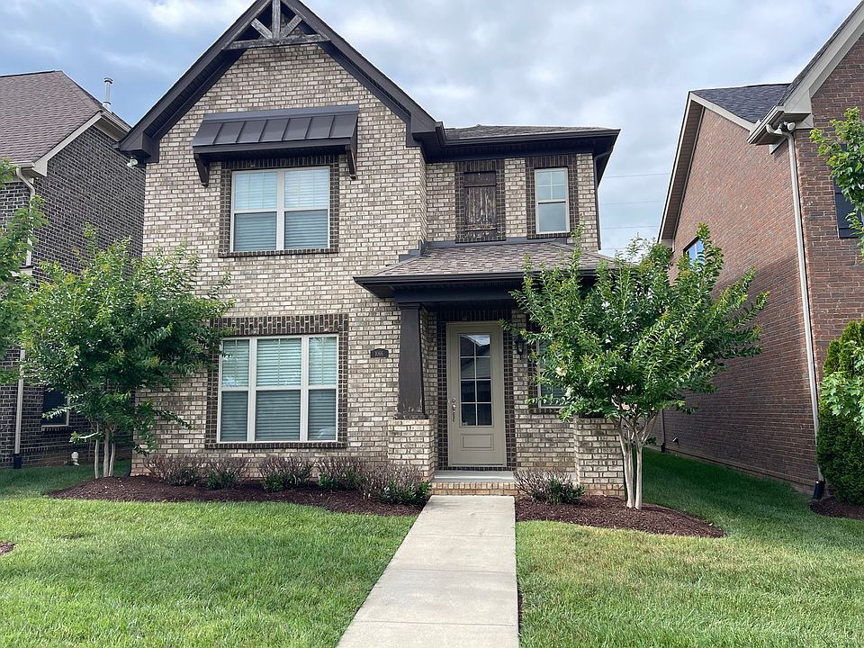 1st image of 1066 Paddock Park Cir
