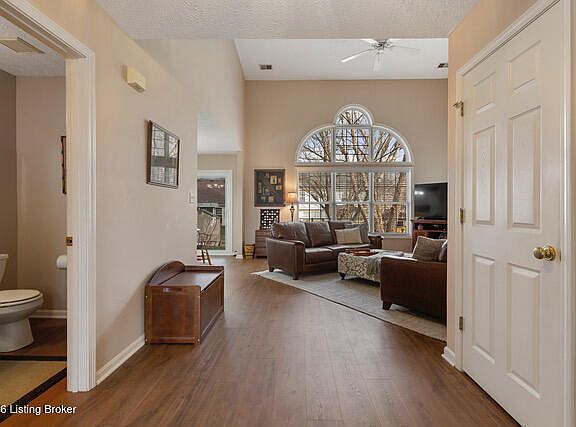 4th image of 9510 Deer Trail Pl