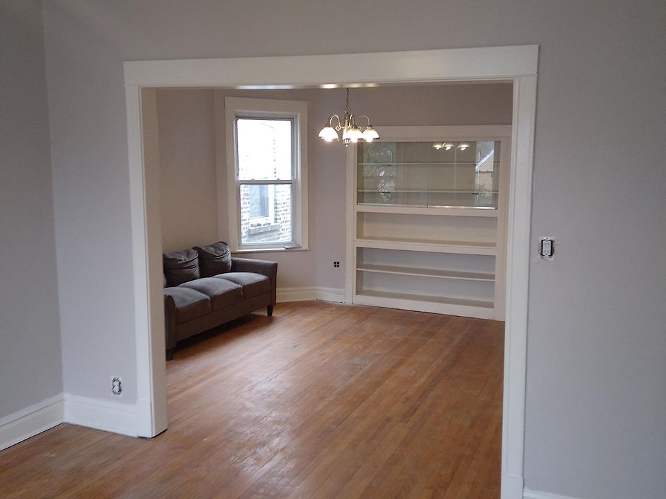 1st image of 3513 W Evergreen Ave #2