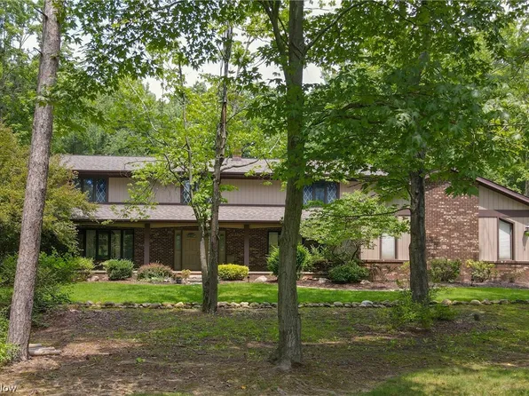 8700 Prescott Dr, Chesterland, OH 44026