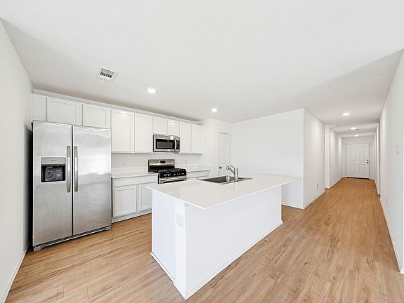 4th image of 13946 Manatee St