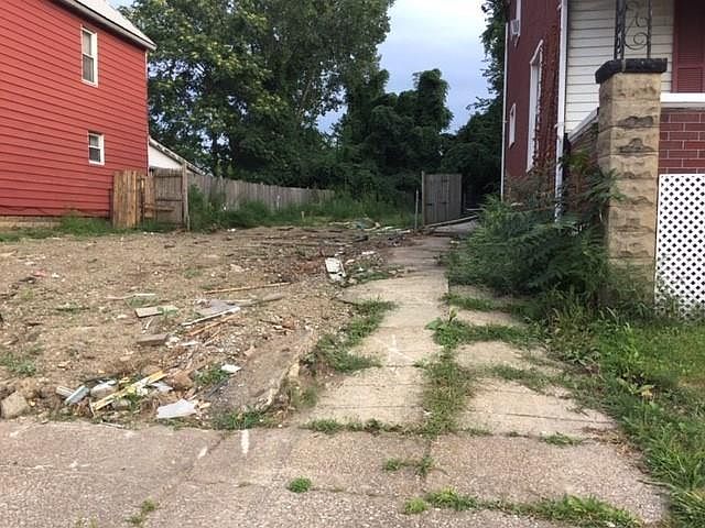 2nd image of 1125 W 11th St