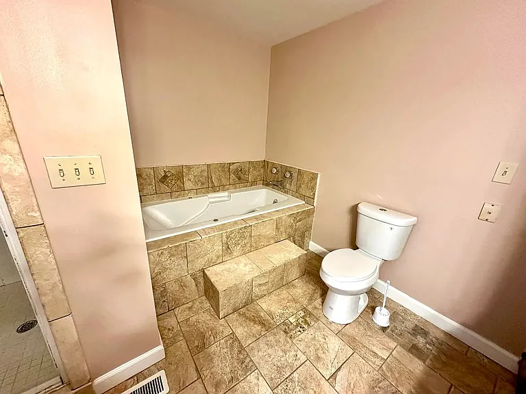 5600 Carmel Rd — Photo 23