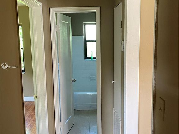 5th image of 115 NW 117th St #2