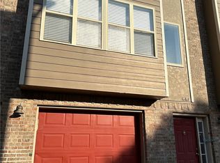 1866 N Scull Creek Dr #6, Fayetteville, AR 72703