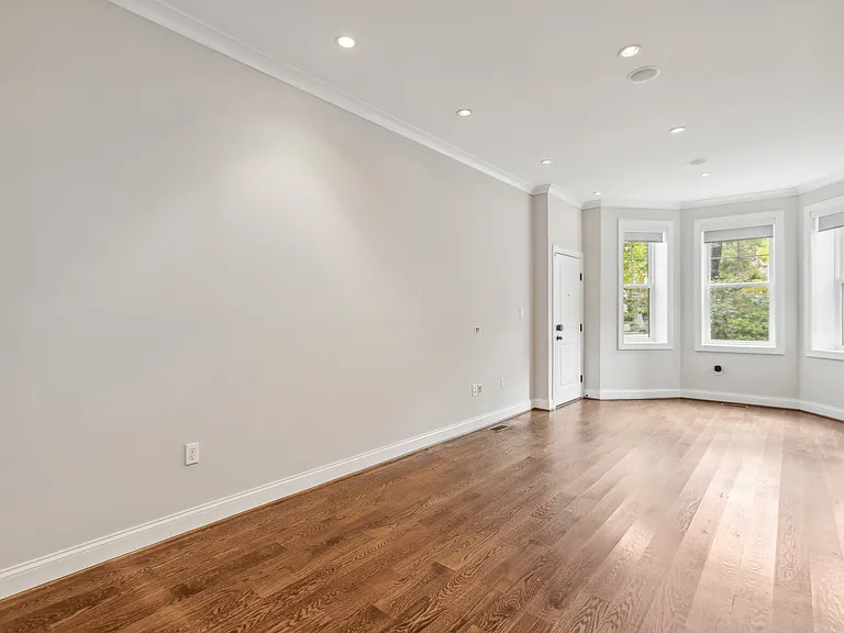 39 U St NE #1 — Photo 13