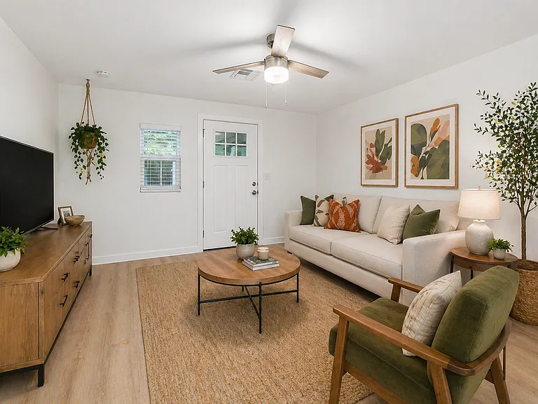 312 E Kinderman Dr #1 — Photo 2