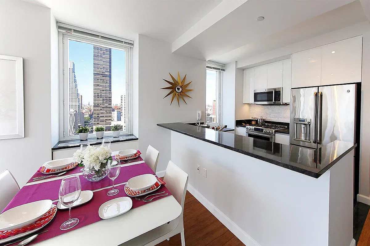 160 West 62nd Street — Photo 4