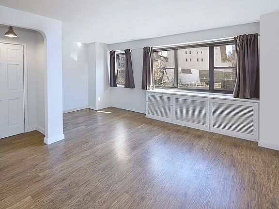 3rd image of 176 E 77th St APT 3G