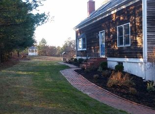 37 Roxy Cahoon Rd, Plymouth, MA 02360