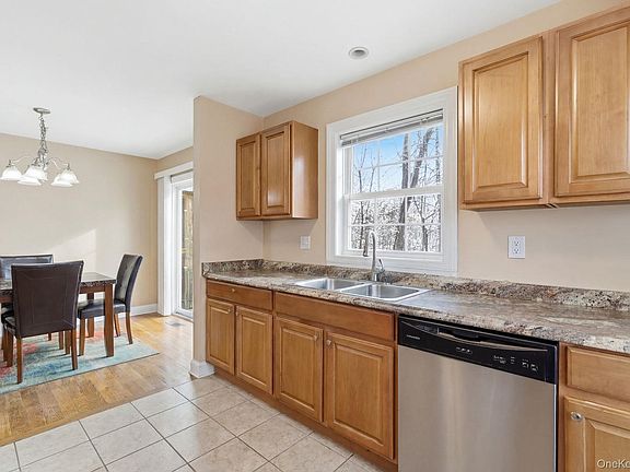 3rd image of 60 Wenliss Terrace