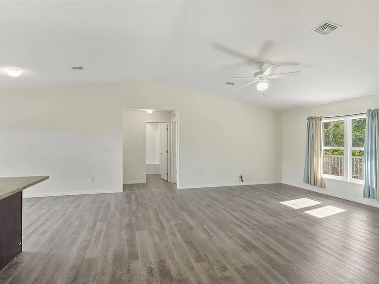 8007 Royal Ct — Photo 16