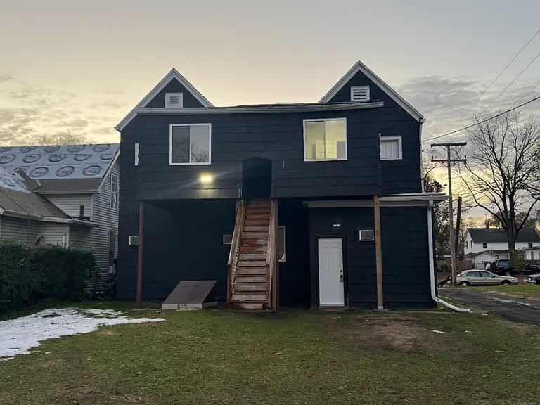 542 N Scott St — Photo 4