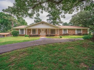 1366 Maxey Rd, Longview, TX 75605