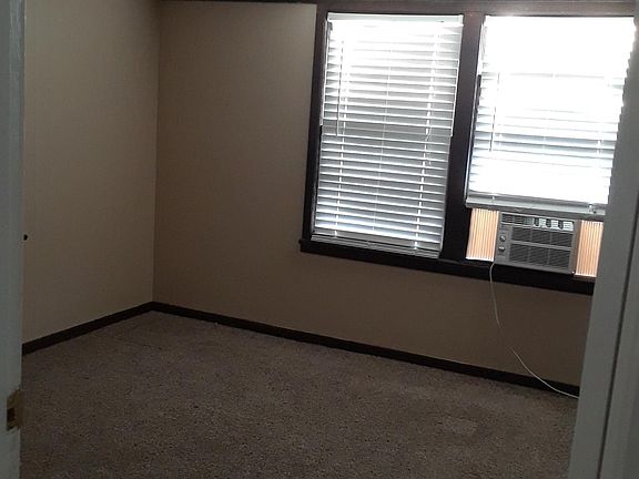 5th image of 621 Louisa St