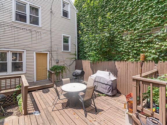 2nd image of 1821 N Wolcott Ave