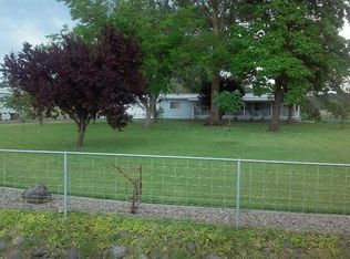 2650 Meridian Rd, Eagle Pt, OR 97524