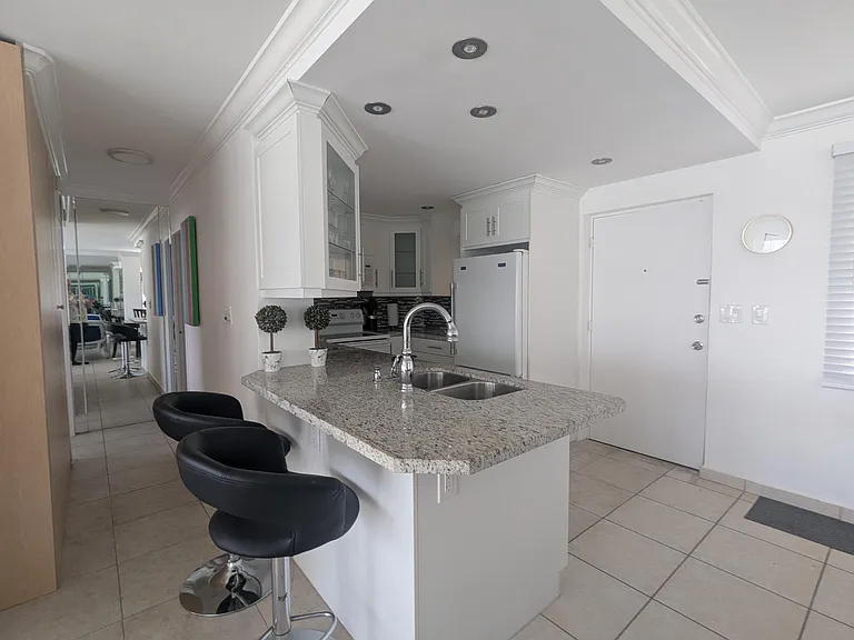 220 Kings Point Dr #501 — Photo 5
