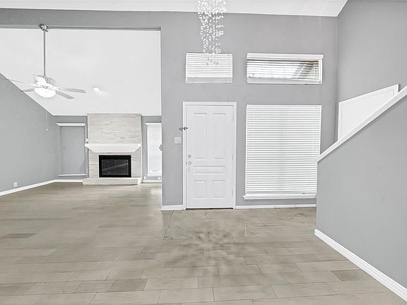 3rd image of 803 Chateau Pl