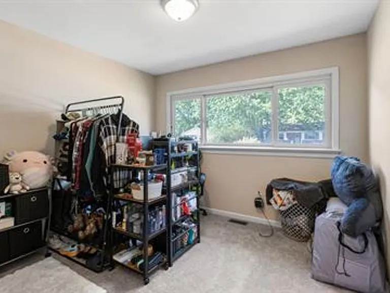 222 Belray Dr — Photo 6