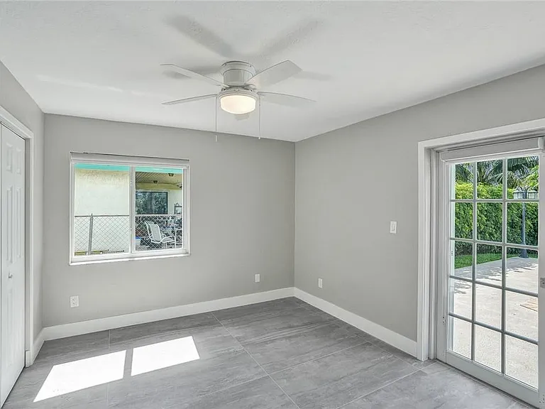 11627 SW 50th St #1 — Photo 18