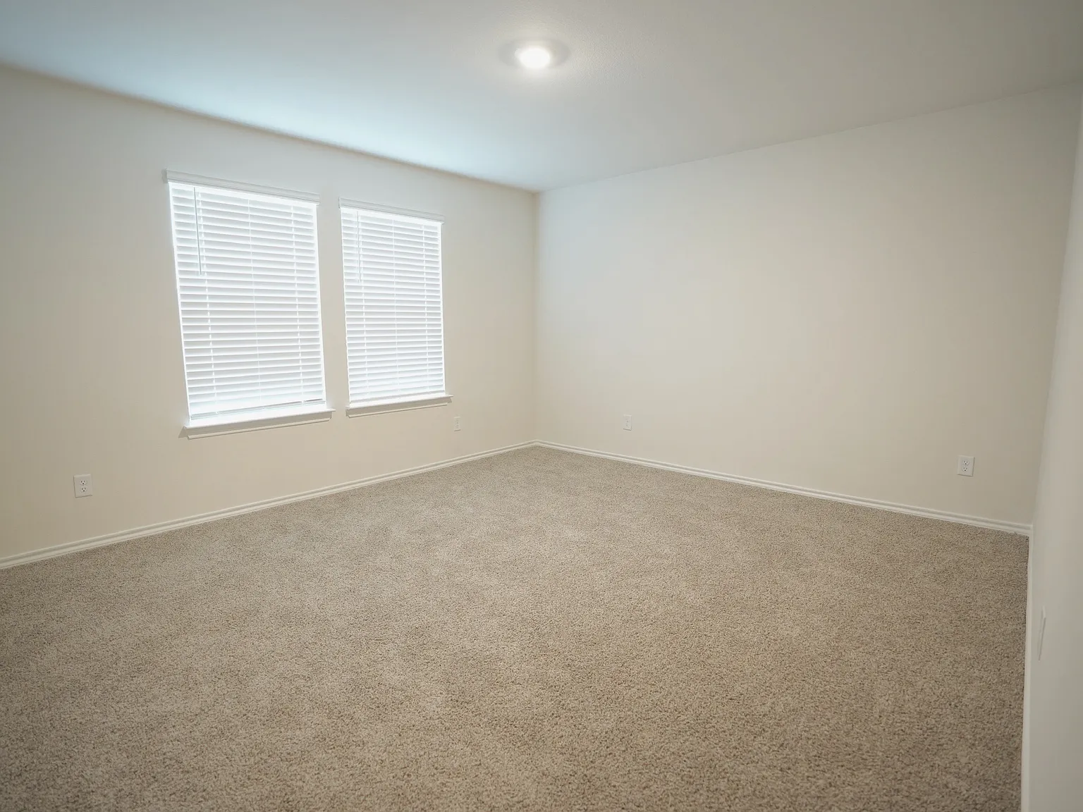 3 bed, 2.5 bath, 1485 sqft, $1,900 — Photo 4