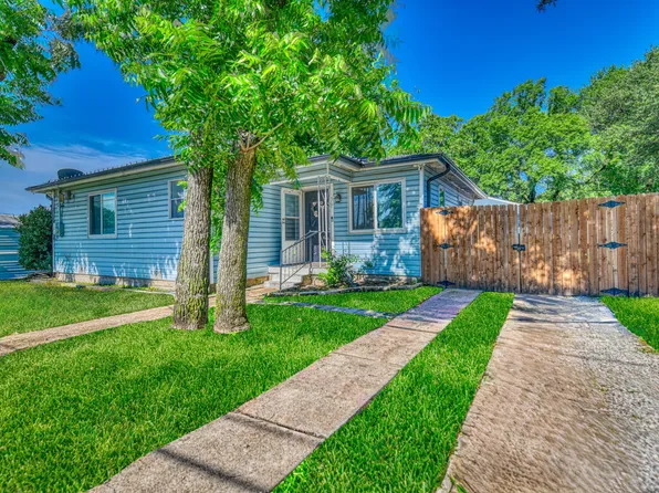 517 Pleasant Oaks Dr, Dallas, TX 75217