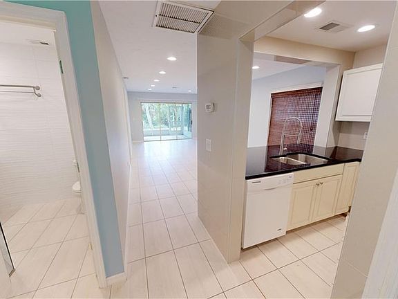 2nd image of 600 N Jefferson Ave #34