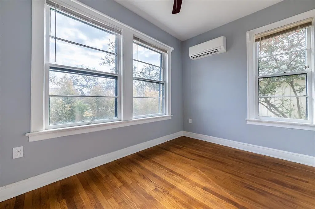 3111 Grooms St — Photo 3