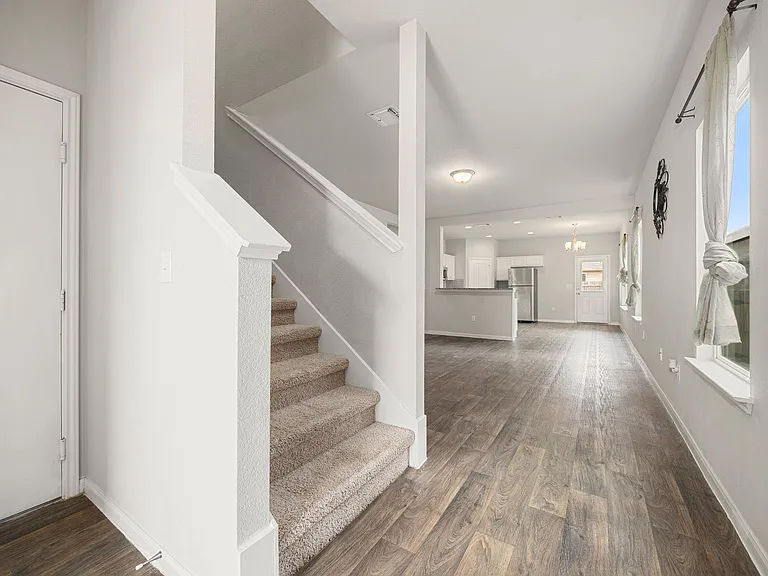 13925 Heywood Dr — Photo 5
