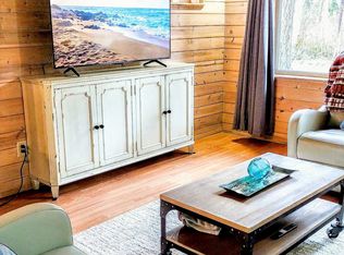 7817 Mortland Dr, Clinton, WA 98236