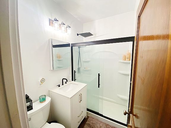 Lower unit bathroom