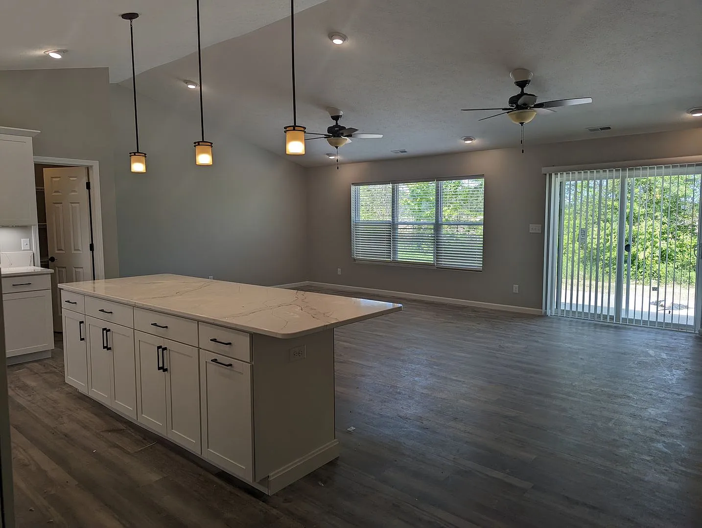 Experience modern living in this brand new beautifully designed 5-bedroom, 3 full-bath home in Ea... — Photo 4