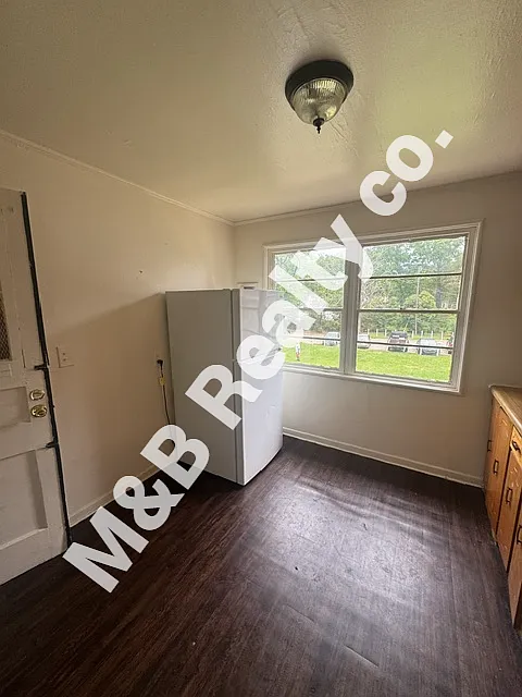 2 bed, 900 sqft, $950 — Photo 4
