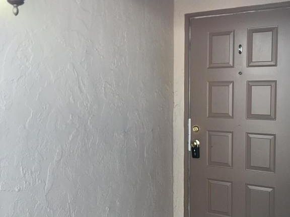 2nd image of 5126 Glencove Ln
