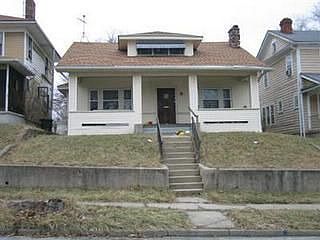 1st image of 521 Oxford Ave