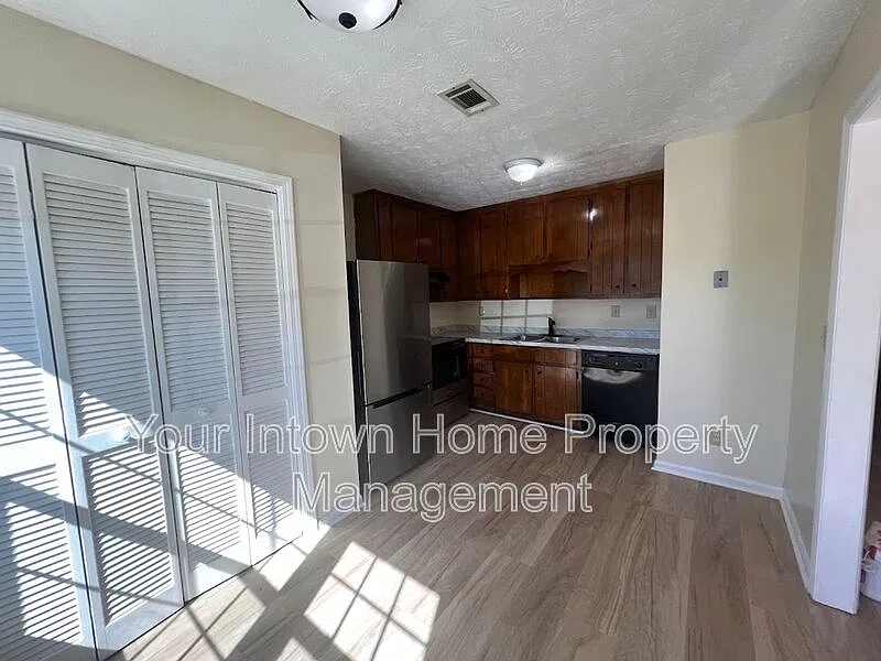 2 bed, 1.5 bath, 1200 sqft, $1,220 — Photo 4