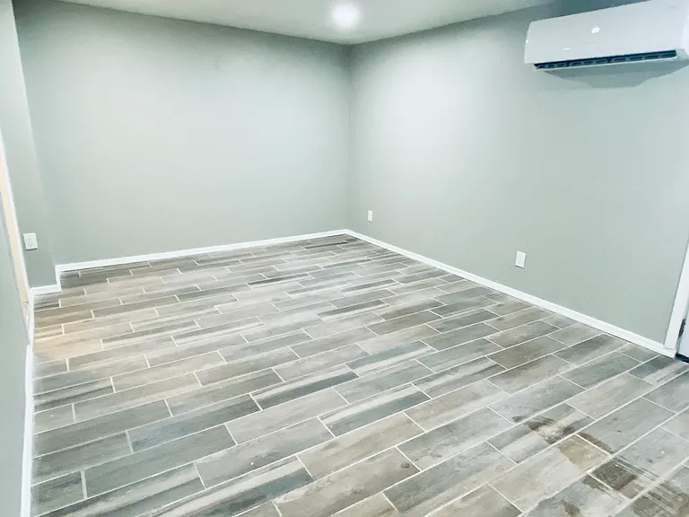733 E McMillan Dr — Photo 16