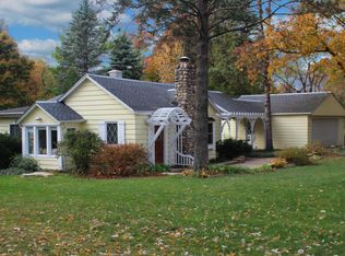 462 Circle Dr, Delavan, WI 53115