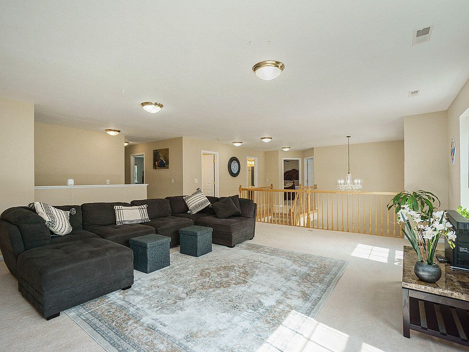 9354 Stratford Woods Trl, Kalamazoo, MI 49009 | MLS #25028439 | Zillow