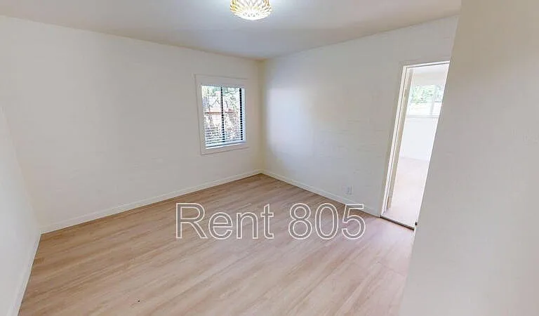 8236 Edison Dr — Photo 16