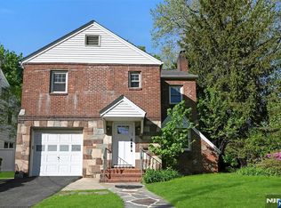 423 Forest Ave, Teaneck, NJ 07666