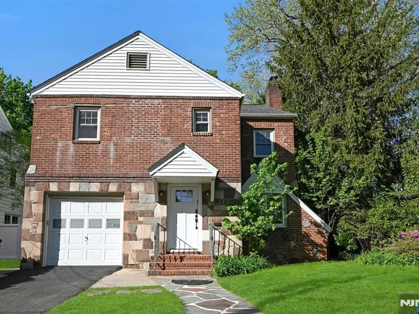 423 Forest Ave, Teaneck, NJ 07666