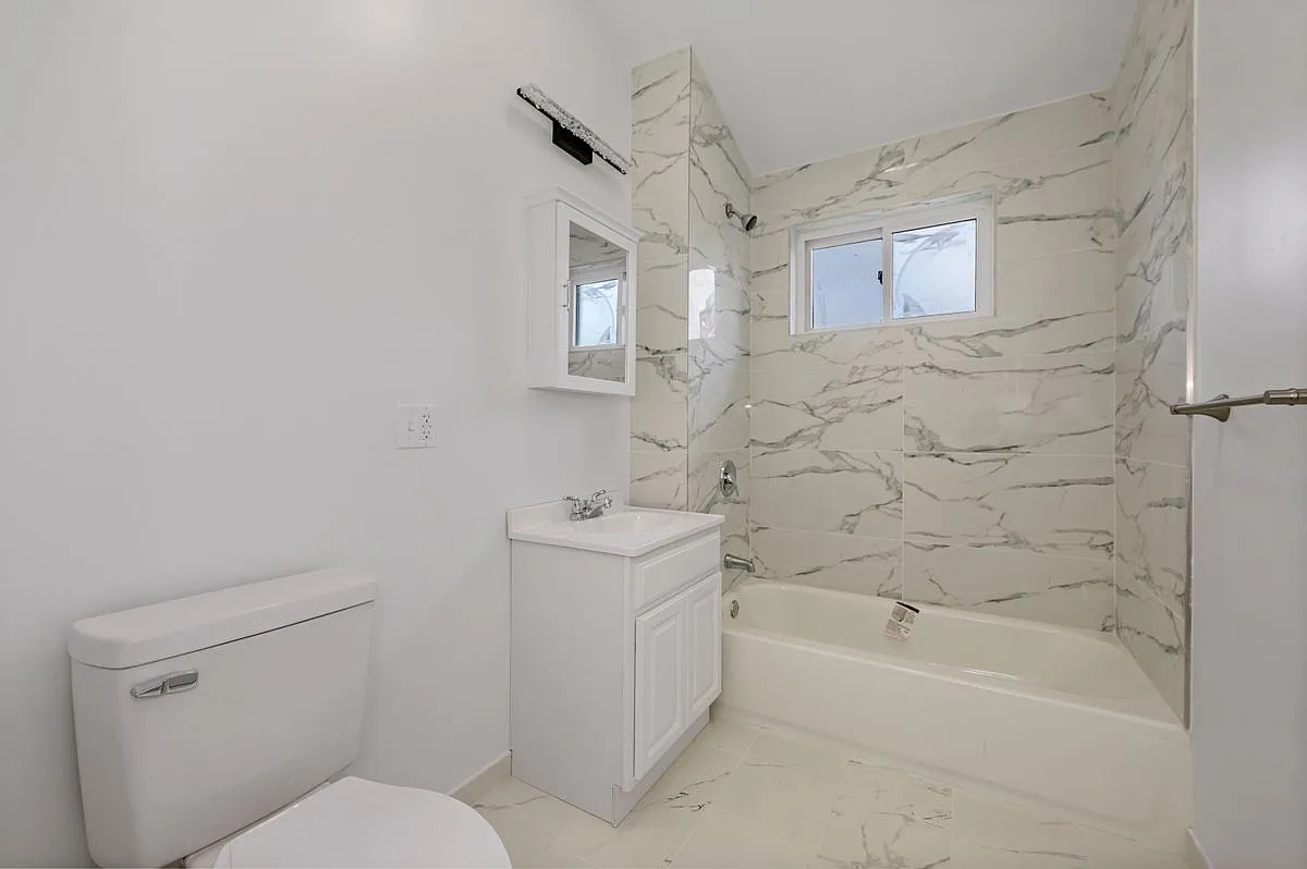 3 bed, 1.0 bath, 933 sqft, $3,600 — Photo 1