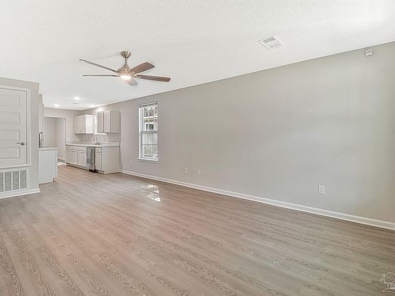 3rd image of 6044 Champion Oaks Dr