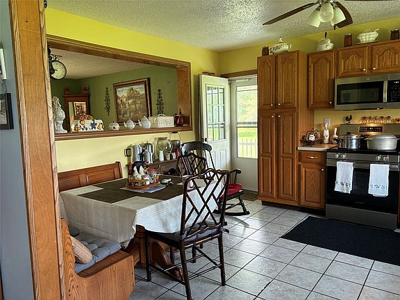 4th image of 51 State Lot Rd