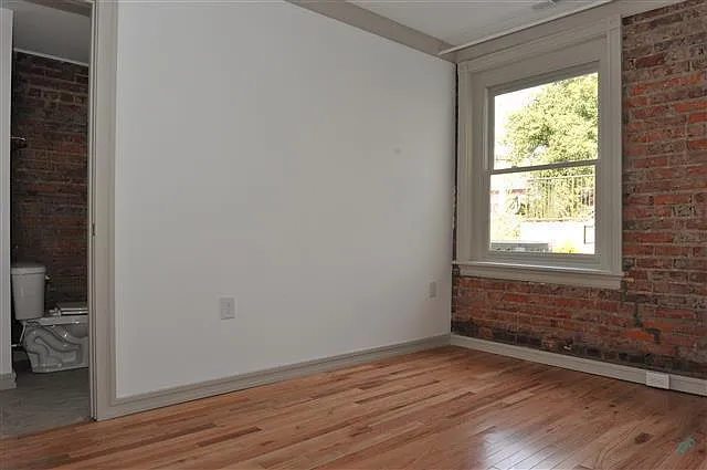 916 W Trinity Ave — Photo 10
