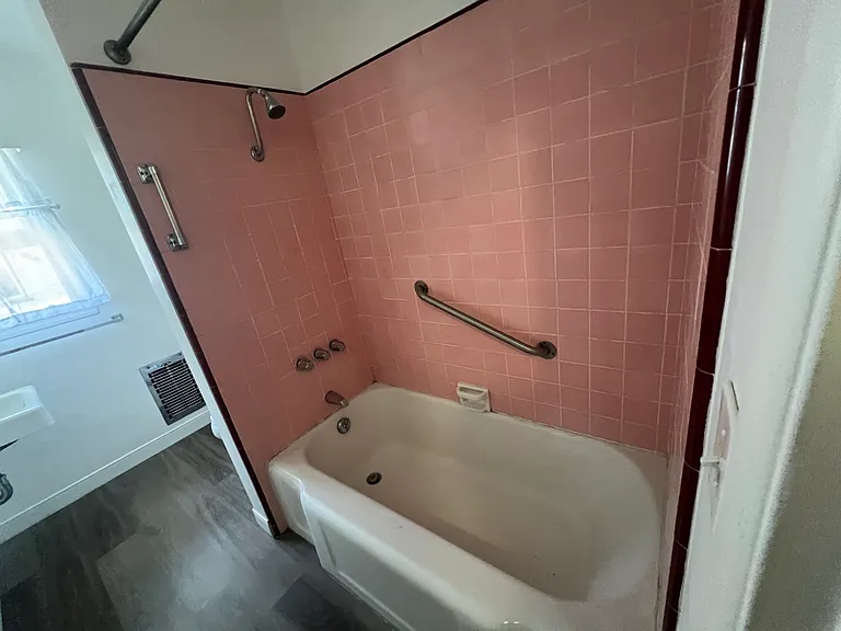 635 W Commonwealth Ave #A — Photo 6